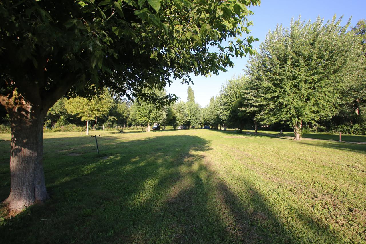 Camping L'Ilot Du Chail Sansais Εξωτερικό φωτογραφία