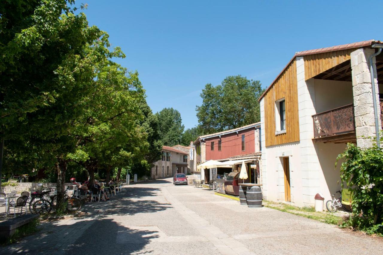 Camping L'Ilot Du Chail Sansais Εξωτερικό φωτογραφία